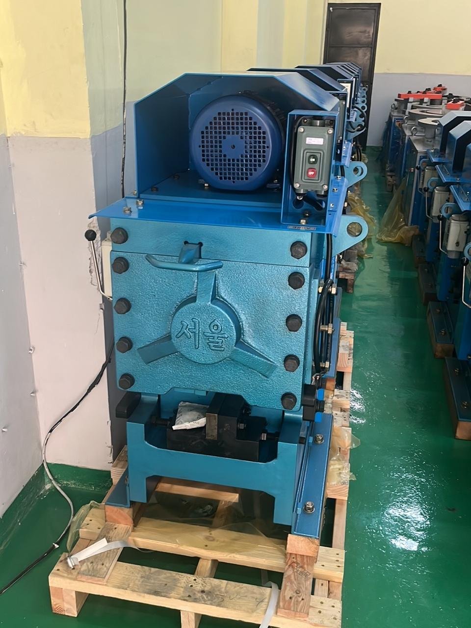 BAR CUTTER SEOUL SUC-43 3 PHASE D43 whatsapp image 2026 08 07 at 15.58.47